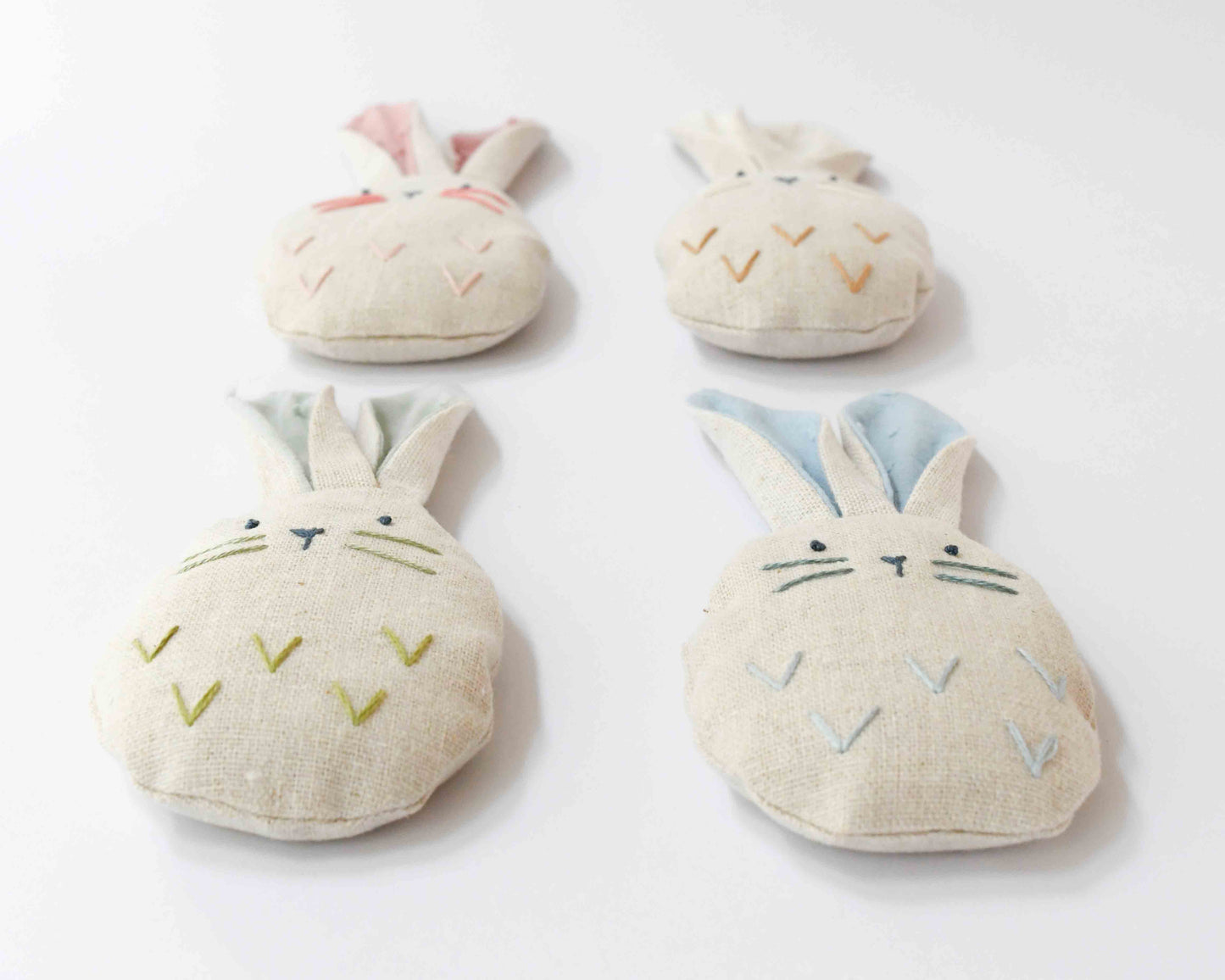 Conejo semillas mini azul