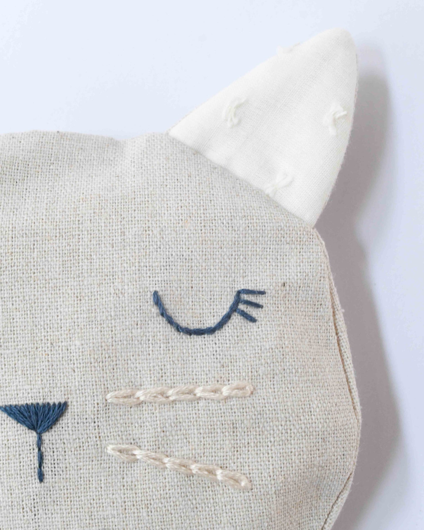 Gatito semillas blanco