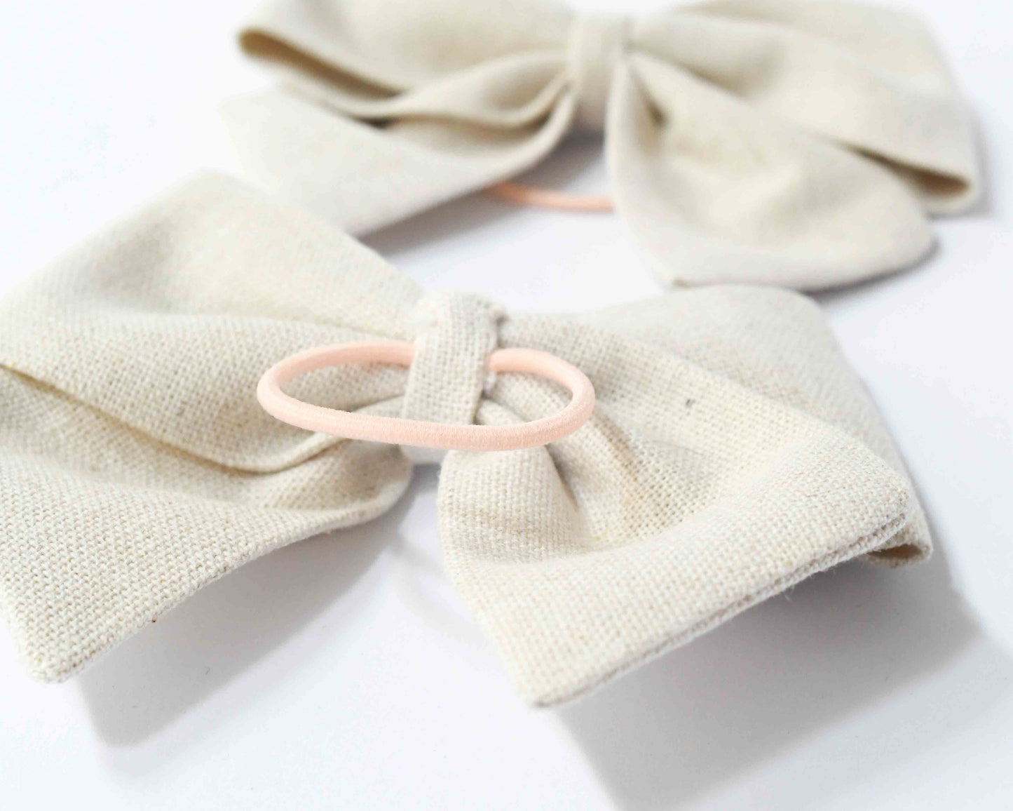 Moños pequeños beige